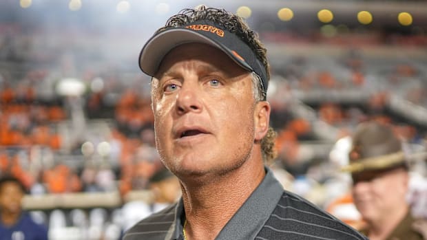 Oregon Ducks Dan Lanning Oklahoma State NIL Mike Gundy Dante Moore Noah Whittington Dakorien Moore Big Ten College Football 