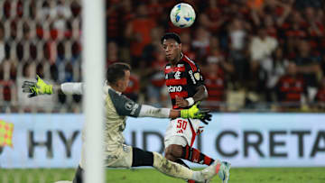 Plata enfrentou drama após expulsão no Maracanã, mas pode jogar em La Plata