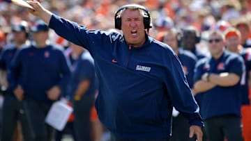 Illinois Fighting Illini head coach Bret Bielema 