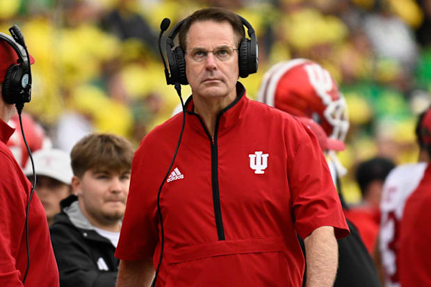  Indiana head coach Curt Cignetti during the Hoosiers' 2025 game at Oregon.