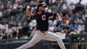 Cleveland Guardians v Chicago White Sox