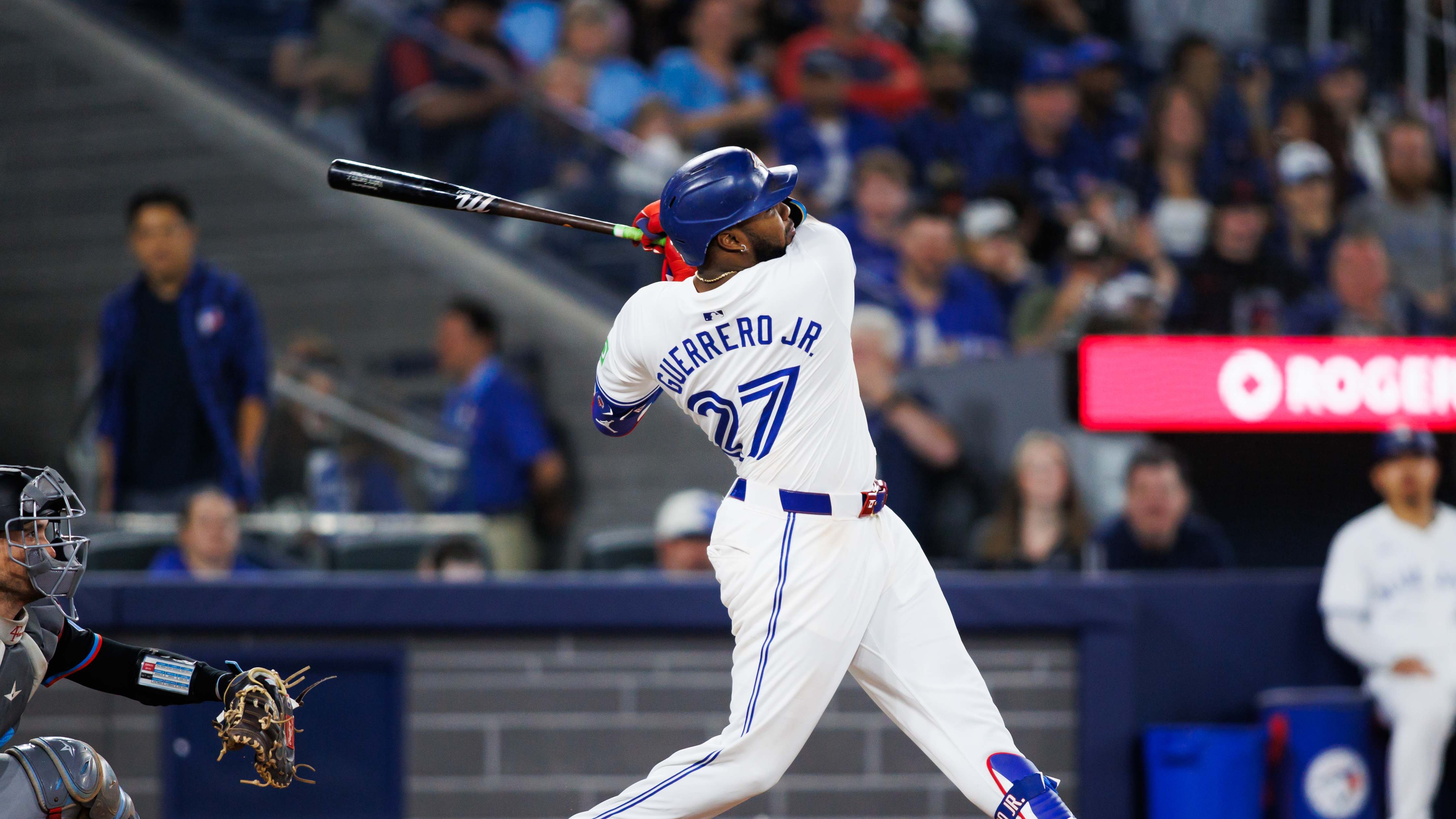 小弗拉基米爾·格雷羅 (Vladimir Guerrero Jr.) 被《體育新聞》評為美國聯盟年度最佳復出球員