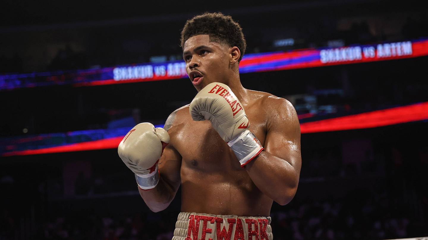 Former Champion And Hall of Famer Tells Shakur Stevenson To Be Like Floyd Mayweather