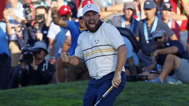 Team Europe Golfer Team Golfer, el golfista Shane Lori, reaccionó a su puesto en el hoyo 18 en el último día 