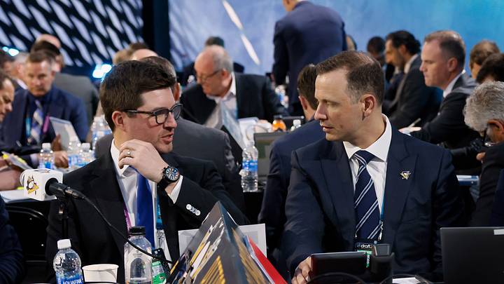 GM and POHO Kyle Dubas (left) speaks to Assistant General Manager Jason Spezza (right) on NHL 2024 Draft Floor