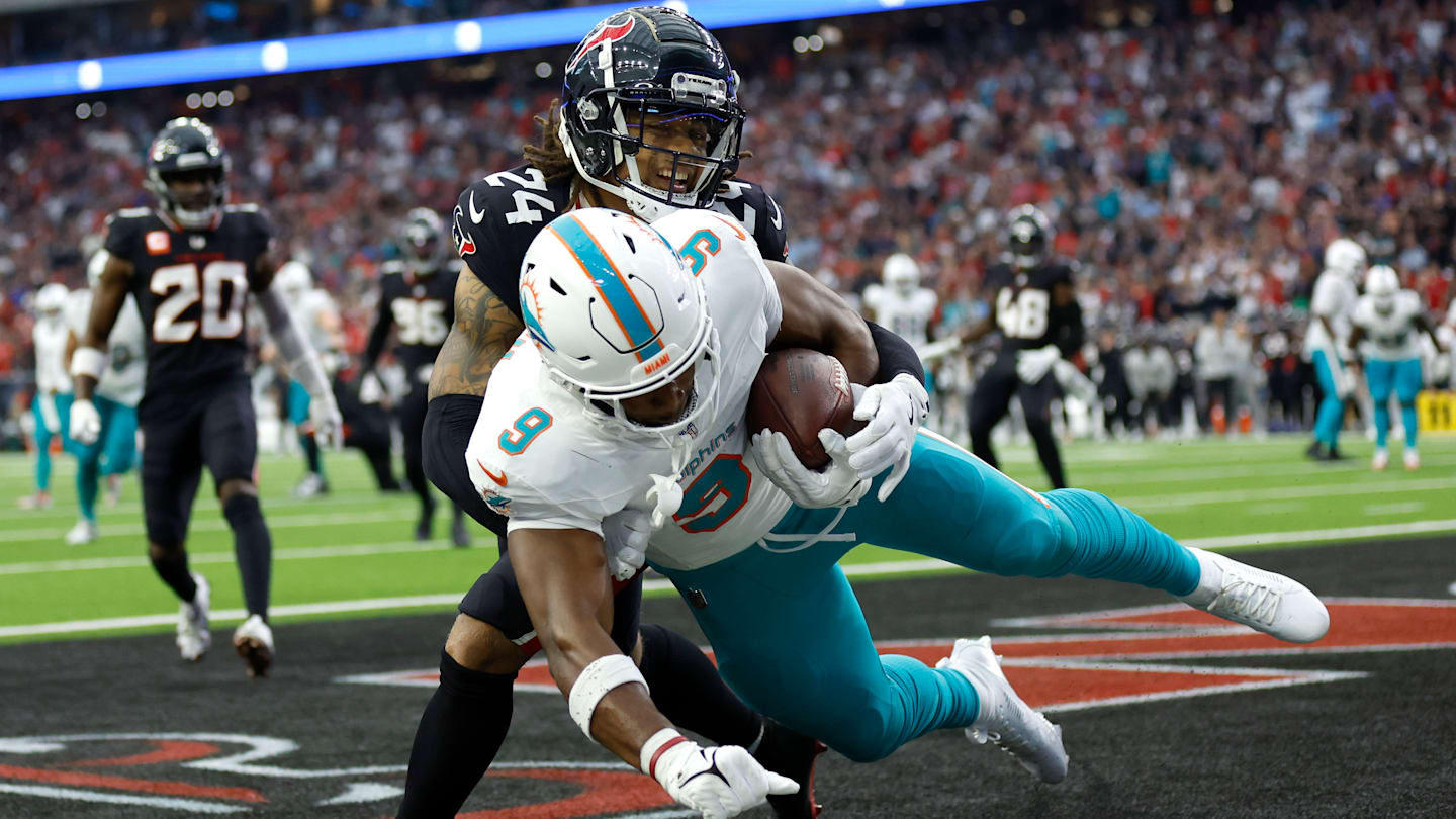 ドルフィンズのファンブルプレーオフチャンスを受けてNFLドラフト順を更新