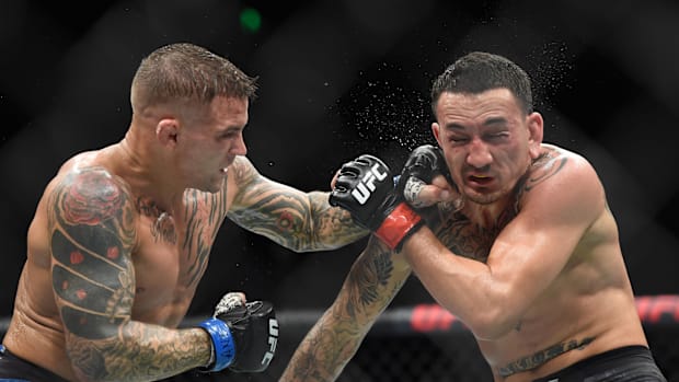 Dustin Poirier punching Max Hollowa