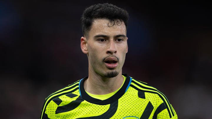 Aston Villa v Arsenal FC - Premier League