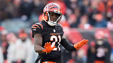 Cornerback Mike Hilton during a 2024 NFL matchup between the Cincinnati Bengals and Cleveland Browns