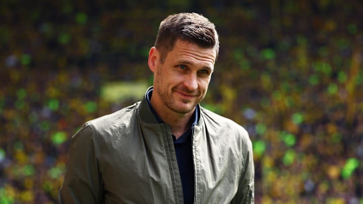BVB-Sportdirektor Sebastian Kehl am Seitenrand BVB-Sportdirektor Sebastian Kehl am Seitenrand