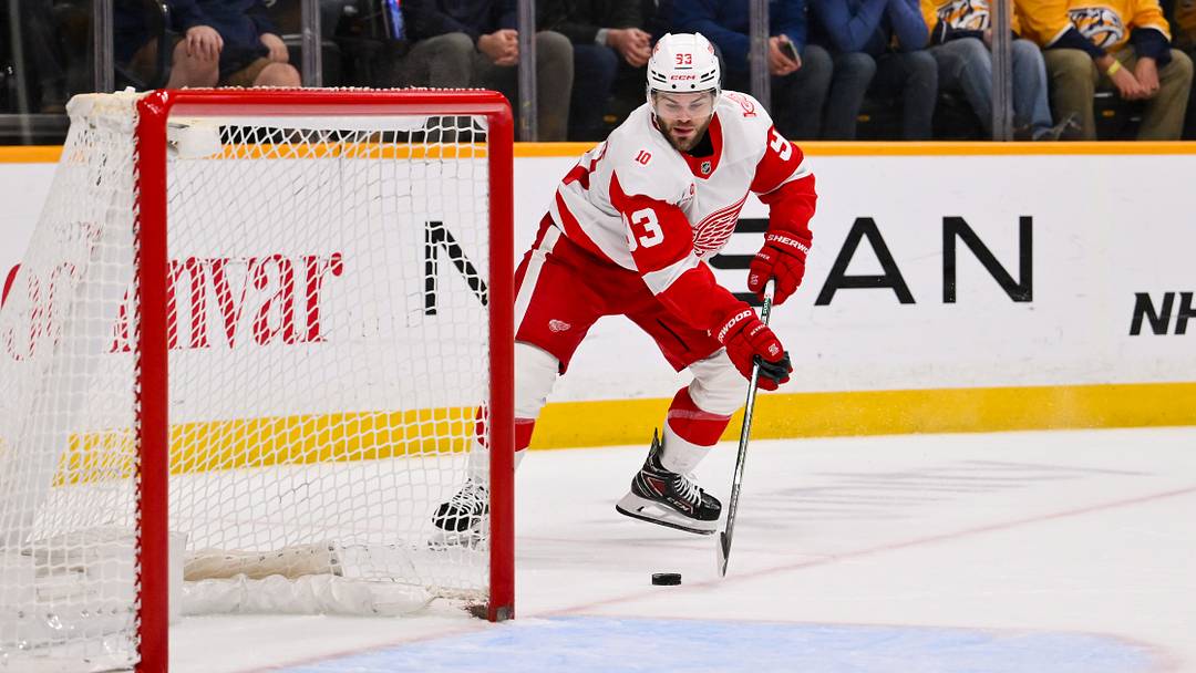 Detroit Red Wings right wing Alex DeBrincat (93). Credit: Steve Roberts-Imagn Images Detroit Red Wings right wing Alex DeBrincat (93). Credit: Steve Roberts-Imagn Images