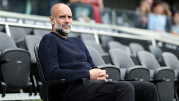 Pep Guardiola, entraîneur de Manchester City, devrait obtenir un nouveau défenseur.