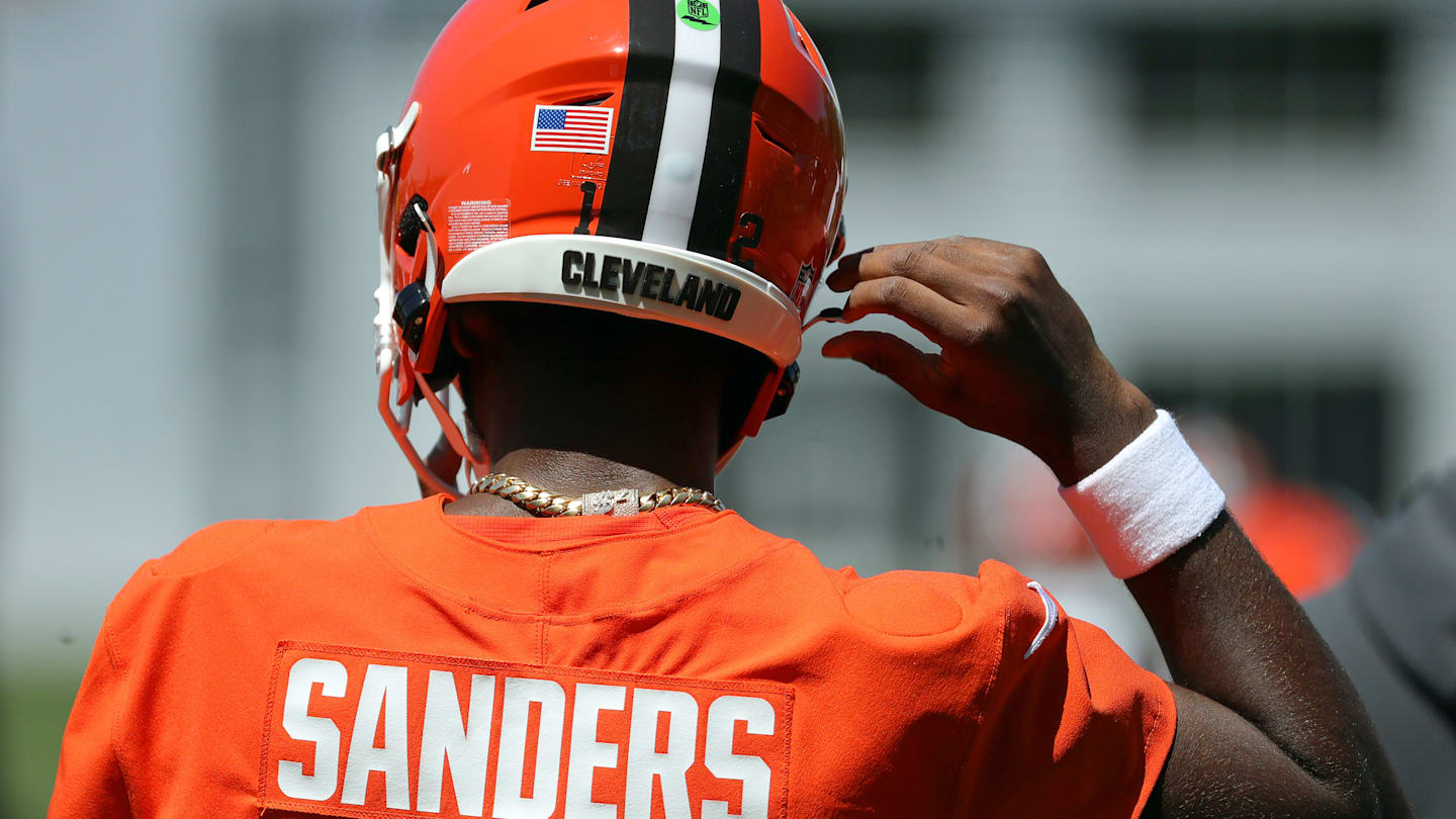 Cleveland Browns Evaluate QB Rookies Sanders, Gabriel Amid Veteran Competition