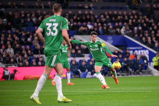 Dan Burn, Lewis Miley