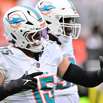 Miami Dolphins linebacker Jaelan Phillips is head to the Eagles, who are +1000 to win the Super Bowl this season.