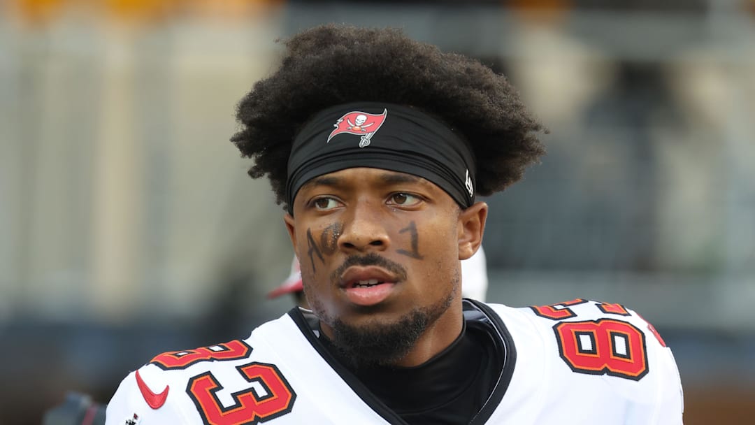 Tampa Bay Buccaneers wide receiver Tez Johnson (83) warms up before the game against the Pittsburgh Steelers.