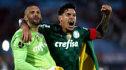 O Palmeiras não tem muitos nomes que entrariam facilmente no XI inicial do Flamengo, seu rival na decisão da Supercopa do Brasil.