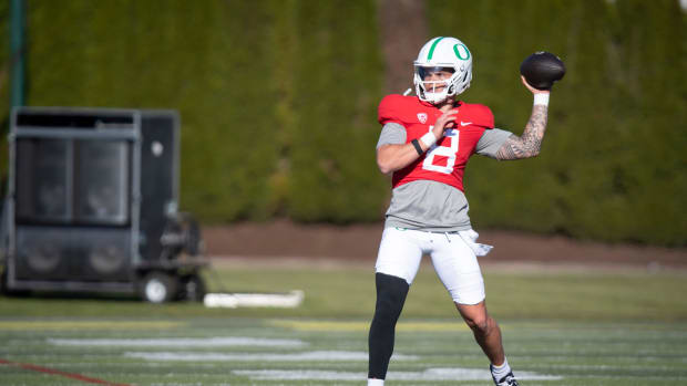 Oregon Ducks Quarterback Dillon Gabriel