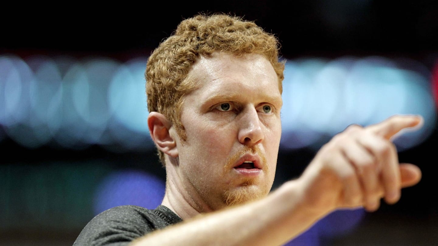 Ex-Lakers Guards Walker, Goodwin Join EuroLeague, Suns After NBA Moves