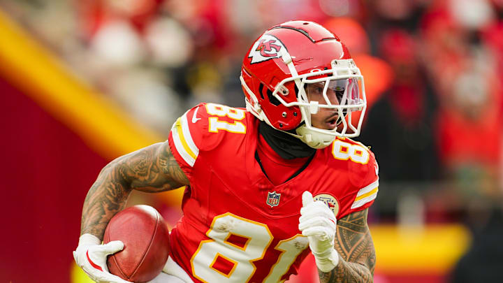 Jan 18, 2025; Kansas City, Missouri, USA; Kansas City Chiefs wide receiver Nikko Remigio (81) returns a kickoff during the first half against Houston Texans in a 2025 AFC divisional round game at GEHA Field at Arrowhead Stadium. Mandatory Credit: Jay Biggerstaff-Imagn Images