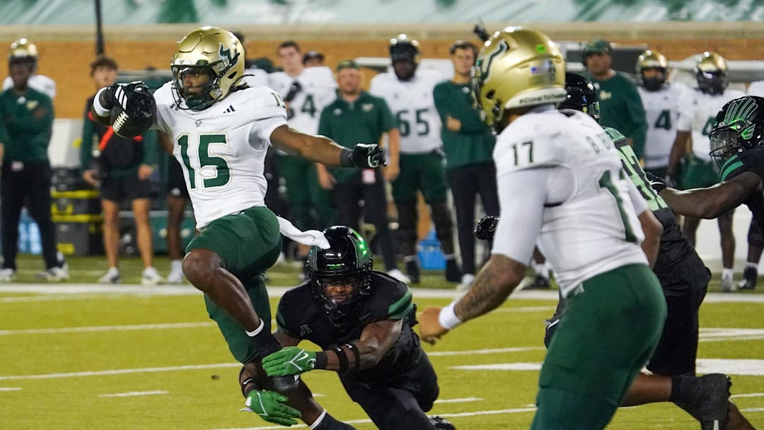 Running back Alvon Isaac (15) is USF's top returning rusher from 2025. Running back Alvon Isaac (15) is USF's top returning rusher from 2025.