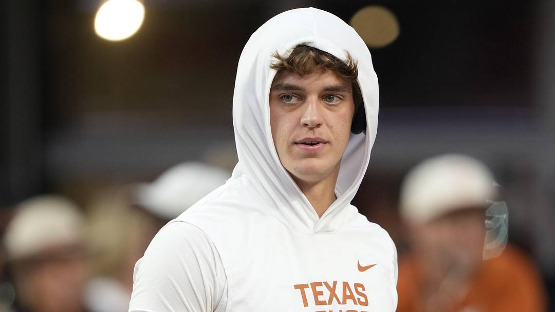 Texas Longhorns quarterback Arch Manning