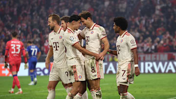 FC Bayern players celebrate Leon Goretzka's goal against Dinamo Zagreb 