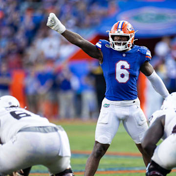 Florida Gators linebacker Shemar James gestures before the snap against the Texas A&M Aggies during the first half at Ben Hill Griffin Stadium. 