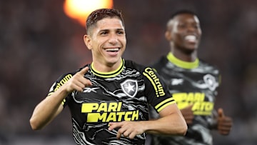 Botafogo, de Savarino, é o líder da Série A