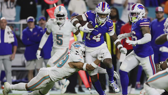 Jan 7, 2024; Miami Gardens, Florida, USA; Buffalo Bills wide receiver Stefon Diggs (14) runs with