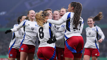 Die HSV-Frauen bejubeln den Einzug ins DFB-Pokal Halbfinale