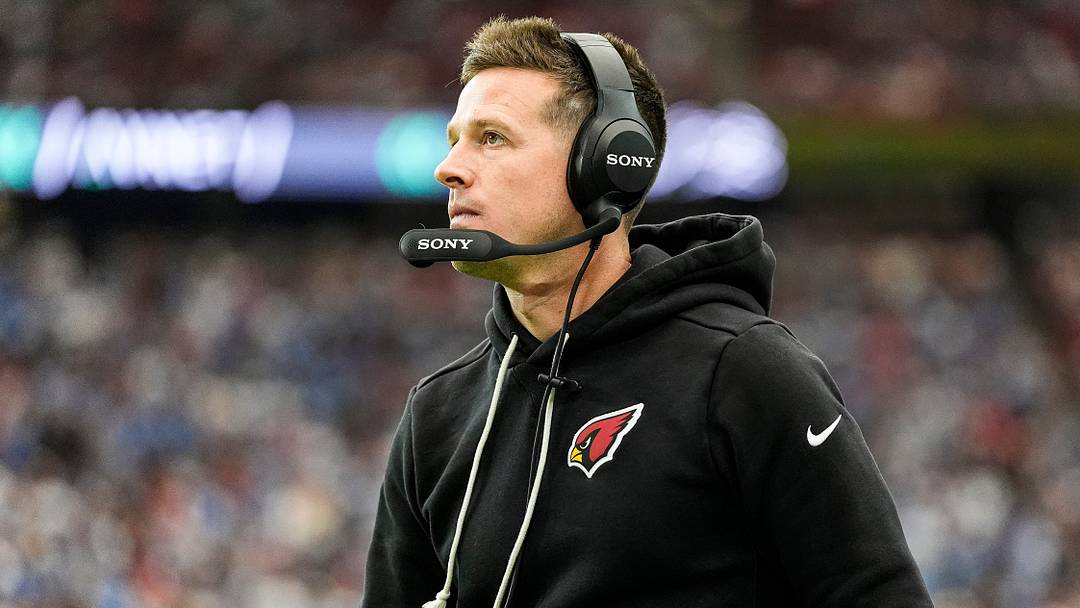 Arizona Cardinals head coach Mike LaFleur calls a timeout against Detroit Lions during the first half at State Farm Stadium in Glendale, Arizona on Sunday, Oct. 11, 2026.