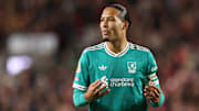 Virgil van Dijk et Liverpool affrontent Aston Villa ce samedi en Premier League