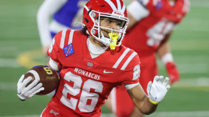 CJ Lavender helped key Mater Dei's 35-0 win over Serra in the 2023 CIF Open Division title game. Lavender is now a junior.