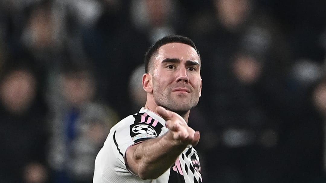 Dusan Vlahovic tapped home the equalizer for Juventus against Sporting Lisbon to help earn a precious Champions League point