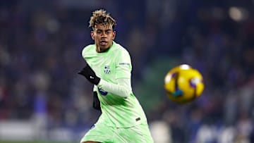 Lamine Yamal débute avec le FC Barcelone