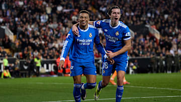 Kylian Mbappé et Álvaro Carreras