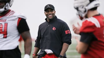U of L inside linebackers coach Derek Nicholson watches practice at the Trager Center in Louisville, Ky. on Mar. 6, 2020.

Uofl01 Sam