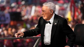 Lee Corso prepares for his final show on the set of ESPN College GameDay prior to the NCAA football game between the Ohio State Buckeyes and the Texas Longhorns at Ohio Stadium on Aug. 30, 2025.