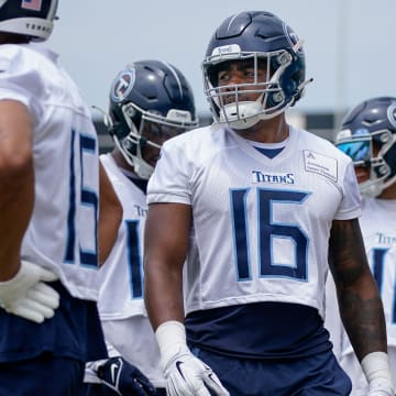 Tennessee Titans wide receiver Treylon Burks (16) prepares to run a drill during an OTA practice at