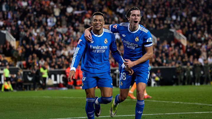 Kylian Mbappé et Álvaro Carreras