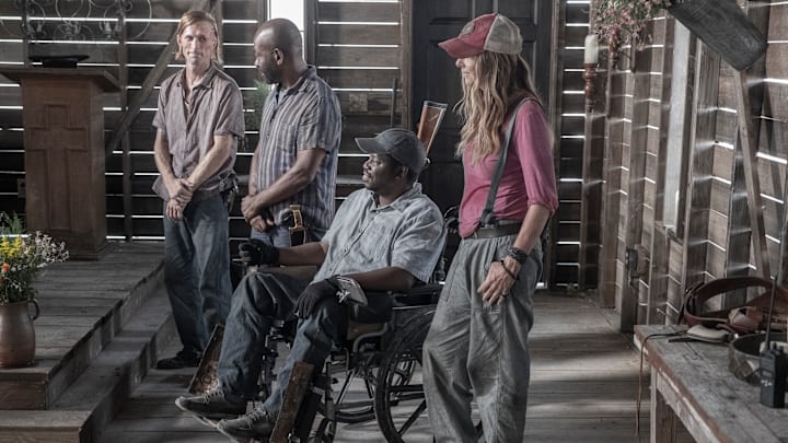Austin Amelio as Dwight, Lennie James as Morgan Jones, Mo Collins as Sarah, Daryl Mitchell as Wendell - Fear the Walking Dead _ Season 5, Episode 16 - Photo Credit: Van Redin/AMC