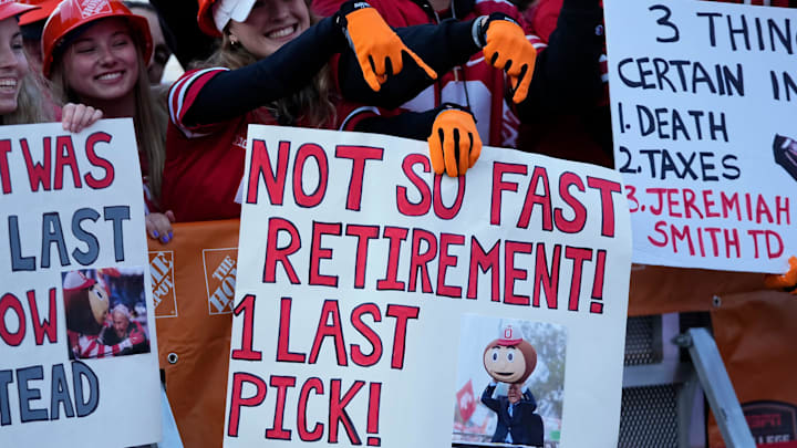 Buckeyes' HC Ryan Day Gives Lee Corso Heartwarming Send-Off