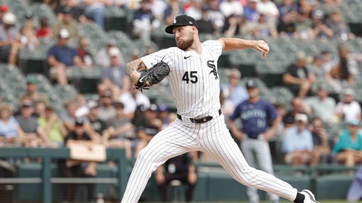 Jul 28, 2024; Chicago, Illinois, USA; Chicago White Sox starting pitcher Garrett Crochet (45) delivers a pitch against the Seattle Mariners during the first inning at Guaranteed Rate Field. Mandatory Credit: Kamil Krzaczynski-USA TODAY Sports