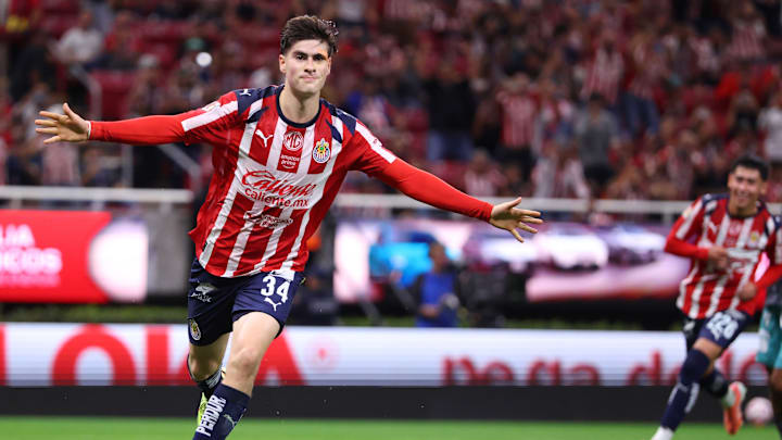 La Hormiga, en el mismo punto donde empezó Chicharito