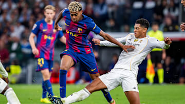 Lamine Yamal im Zweikampf mit Jude Bellingham