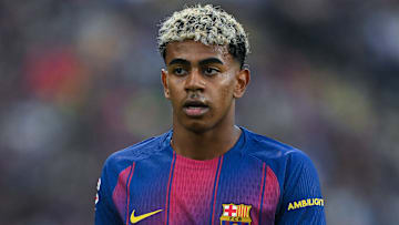 Lamine Yamal débute pour le FC Barcelone contre l'Olympiacos en Ligue des Champions