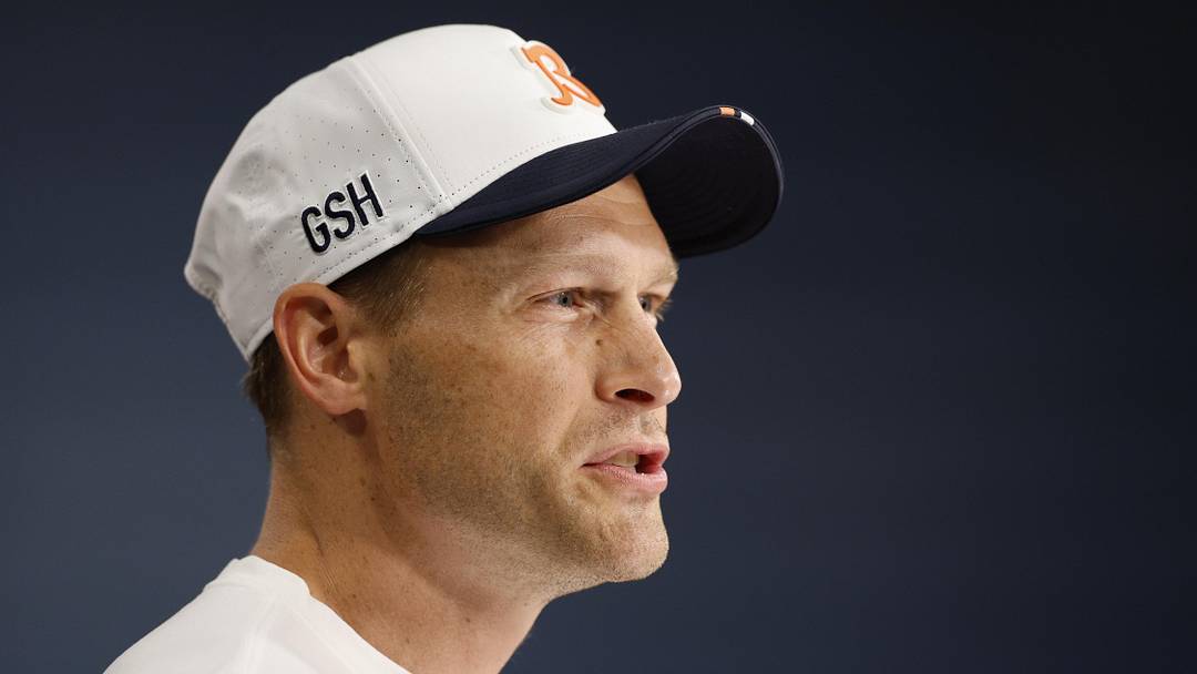 Chicago Bears head coach Ben Johnson 