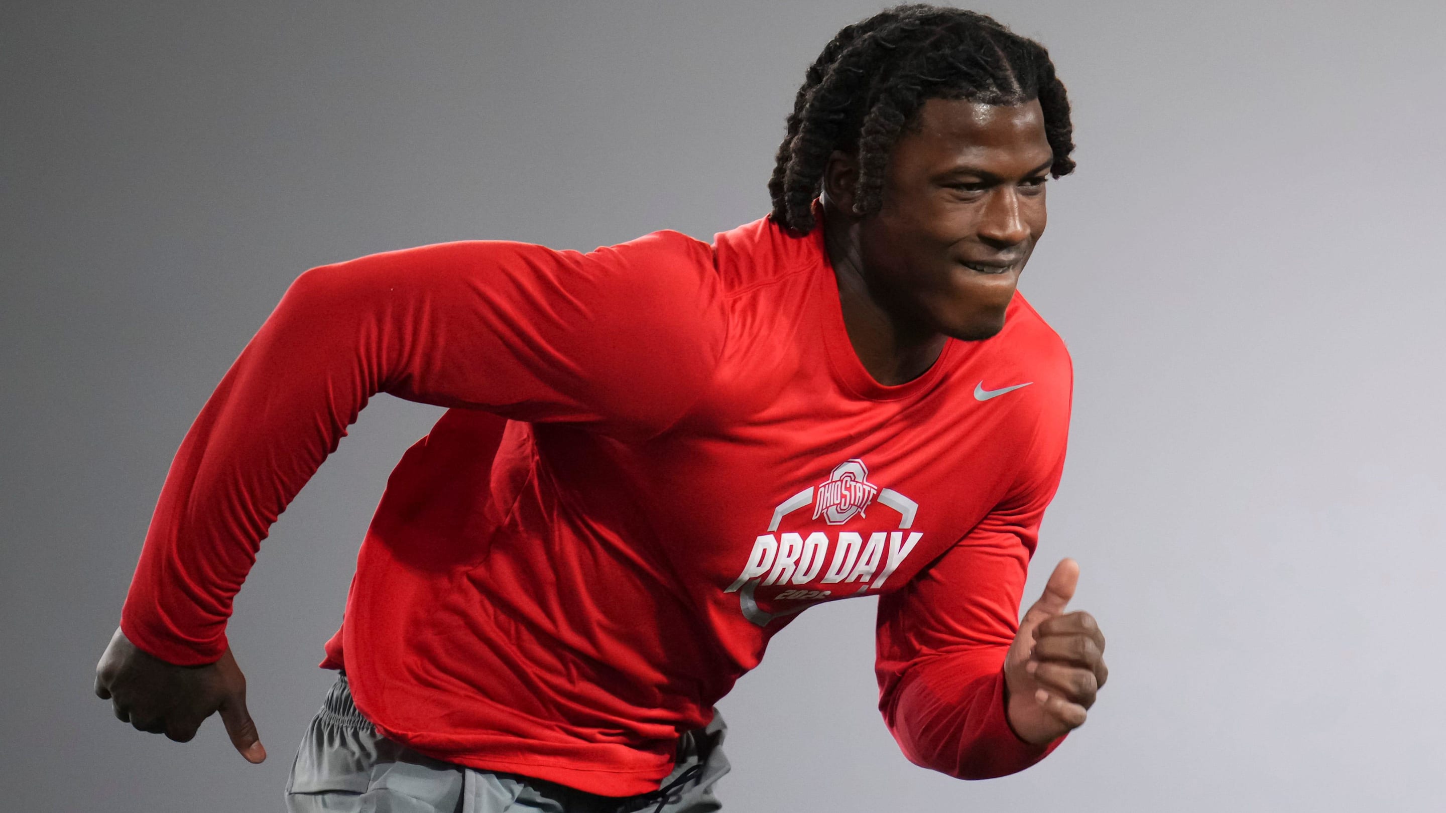 Cowboys Flirting With Trade Up for Arvell Reese That Jerry Jones Should Avoid