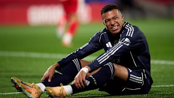 Le Real Madrid concède un troisième match nul consécutif en Liga, et laisse le FC Barcelone en tête du championnat. 